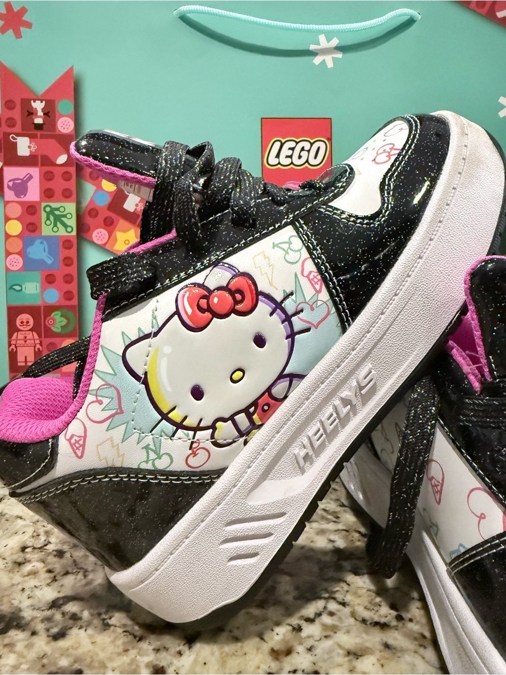 Heelys Kids Black, White & Pink Hello Kitty Roller Sneakers Size 1 Youth